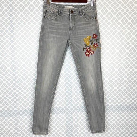 GUC Zara Floral Embroidered Grey  Wash Skinny Jeans - Picture 2 of 11